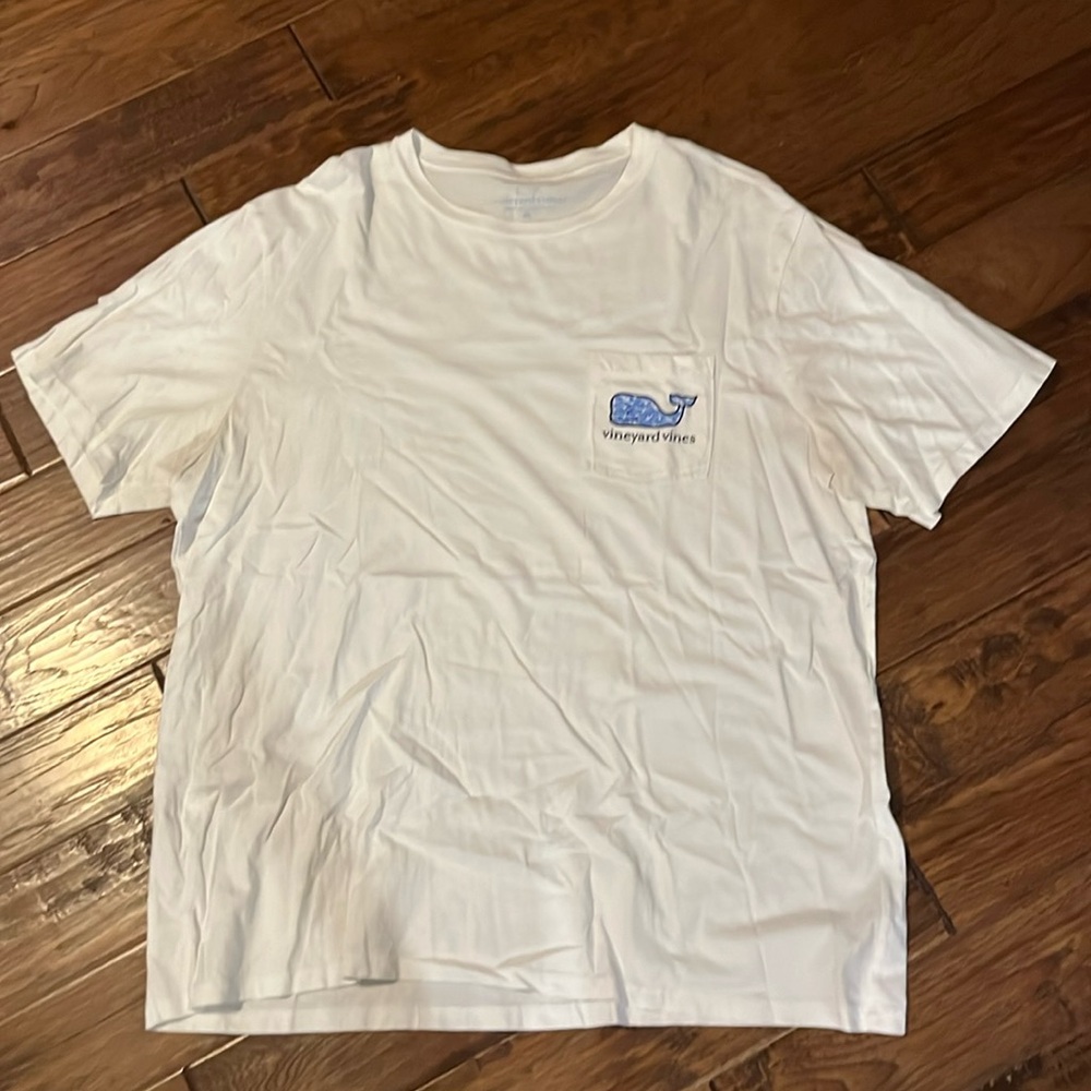 XL Vineyard Vines shirt